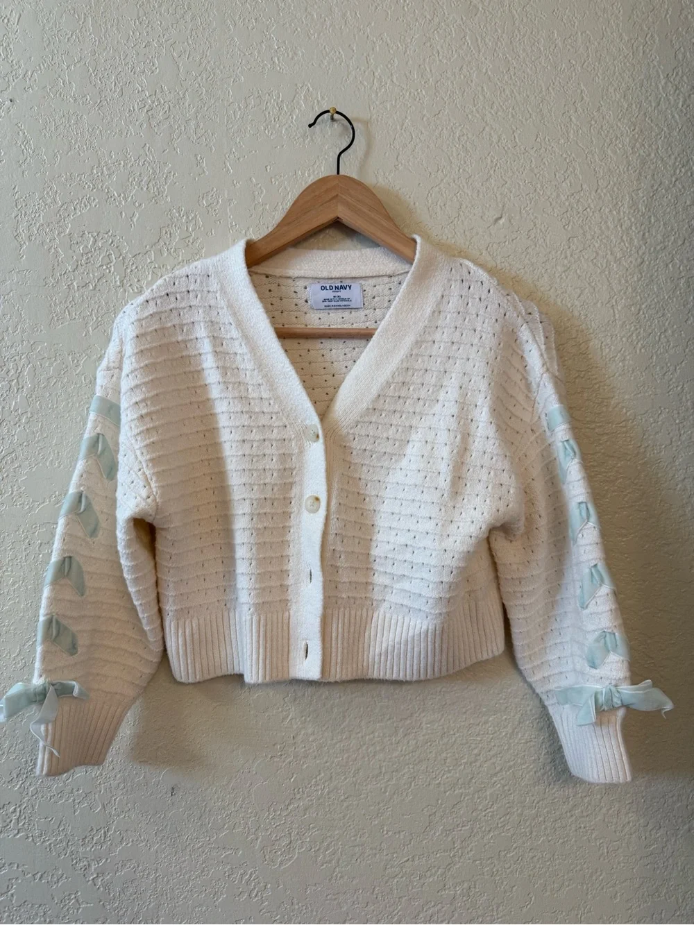 🩵Old Navy🩵 Cream Cropped Button Cardigan with Bow Detail. Size 8